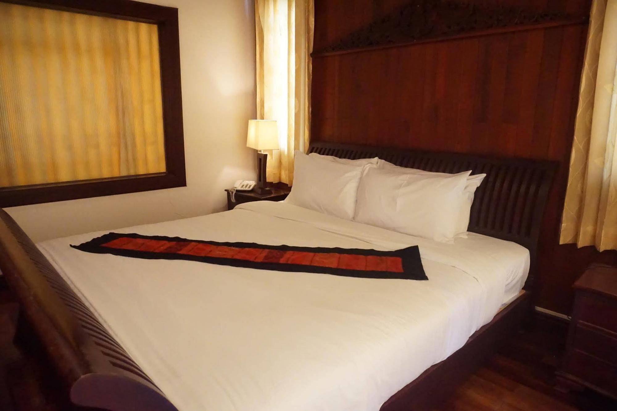 Sengtawan Riverside Hotel Vientiane Exteriör bild