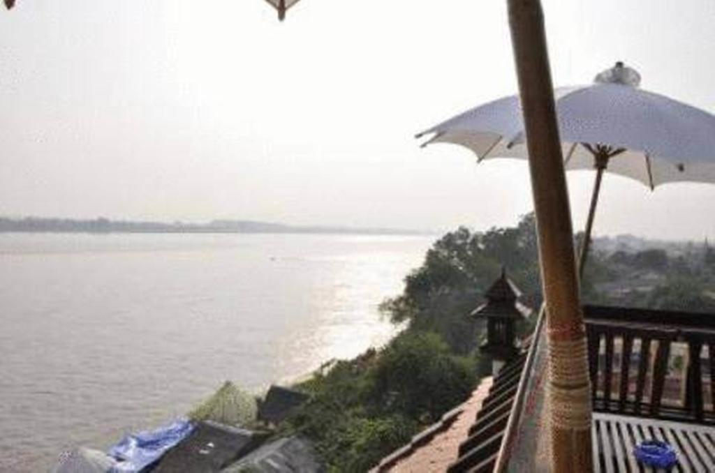 Sengtawan Riverside Hotel Vientiane Exteriör bild